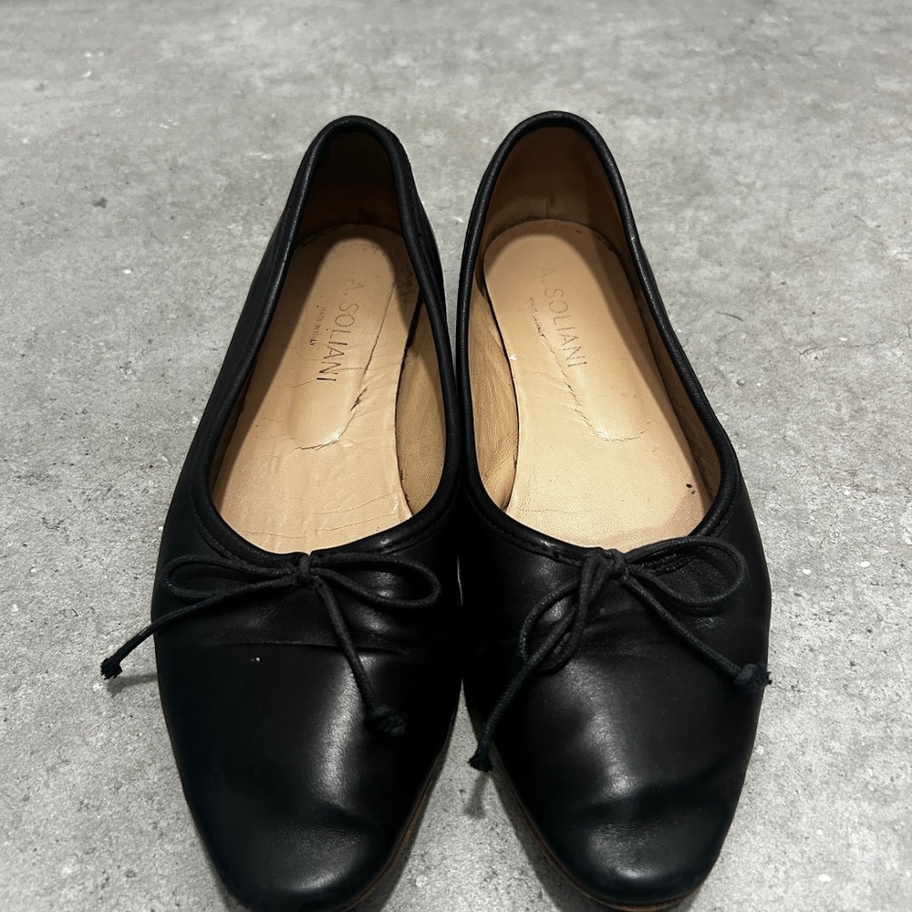 A Soliani Como Black Flats with Bow Detail
